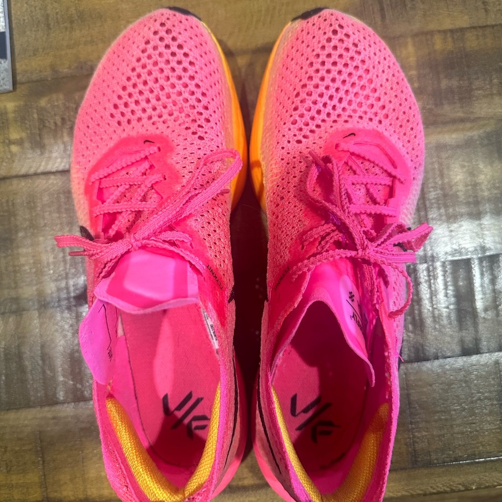 Nike Zoomx Vaporfly Next% 3 Women’s size 10 Hyper Pink/Black DV4130-600